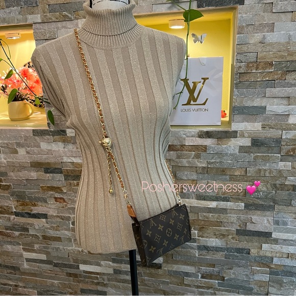 SOLD Louis Vuitton Crossbody Pochette Bag ❤️ - Picture 1 of 9